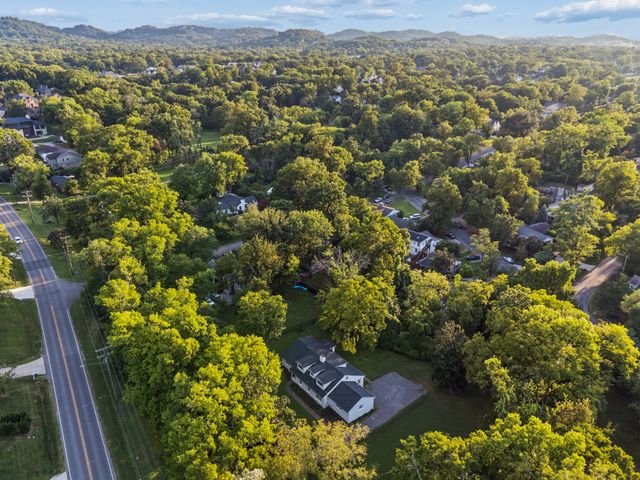 4025 Lealand Ln, Nashville, TN 37204