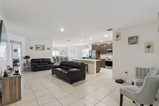15280 WHITE TAIL LOOP, Mascotte, FL 34753