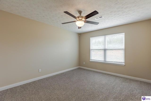 307 Breckinridge Circle, Vine Grove, KY 40175