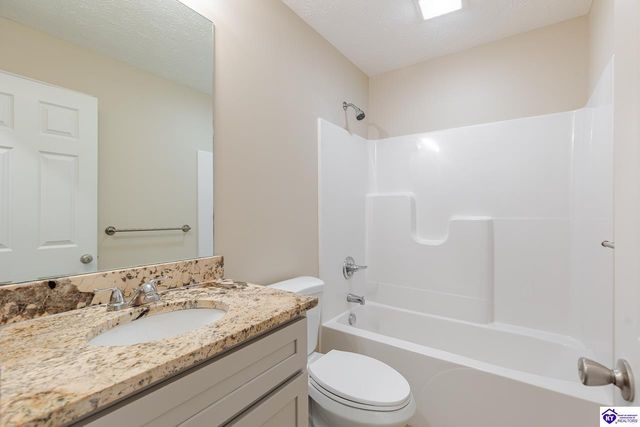 307 Breckinridge Circle, Vine Grove, KY 40175
