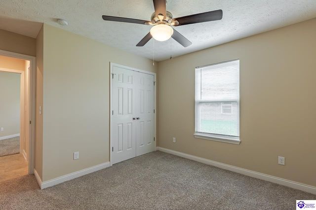 307 Breckinridge Circle, Vine Grove, KY 40175