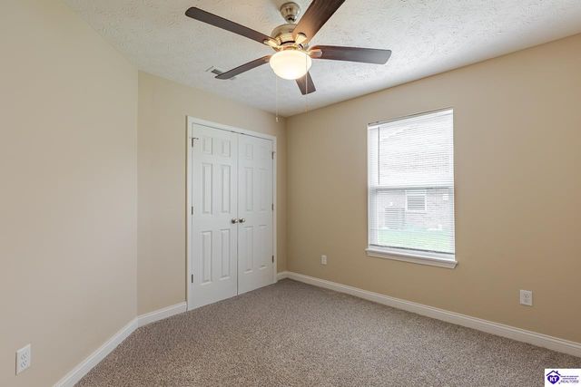 307 Breckinridge Circle, Vine Grove, KY 40175