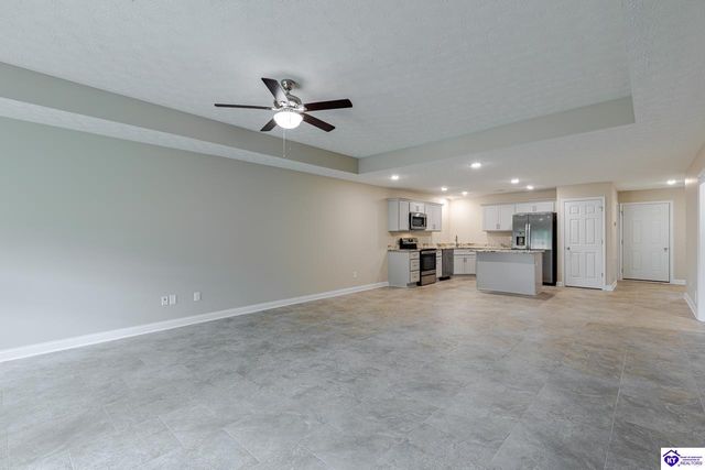 307 Breckinridge Circle, Vine Grove, KY 40175