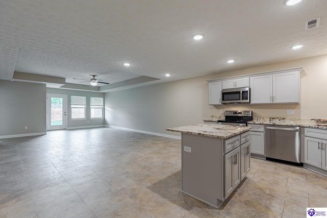 307 Breckinridge Circle, Vine Grove, KY 40175