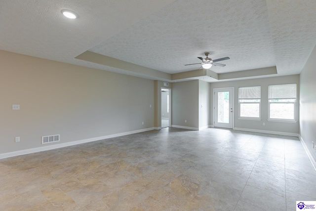 307 Breckinridge Circle, Vine Grove, KY 40175