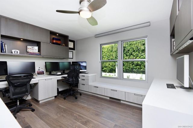 1573 Copa de Oro, La Jolla, CA 92037