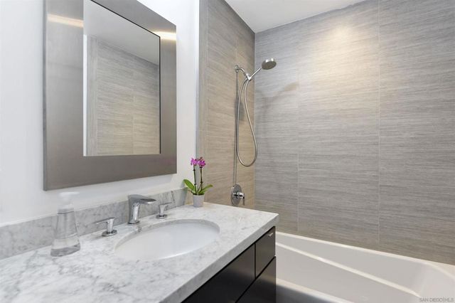 1573 Copa de Oro, La Jolla, CA 92037
