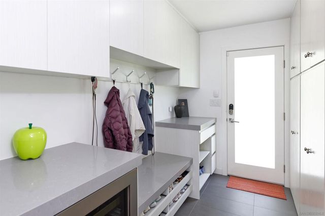 1573 Copa de Oro, La Jolla, CA 92037