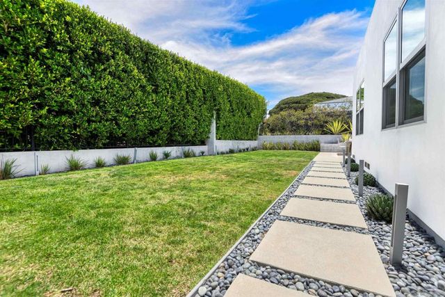 1573 Copa de Oro, La Jolla, CA 92037