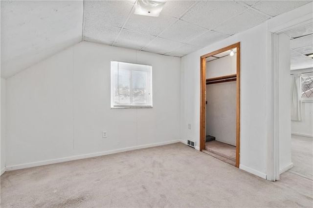 1034 Elwell St, Lincoln Place, PA 15207