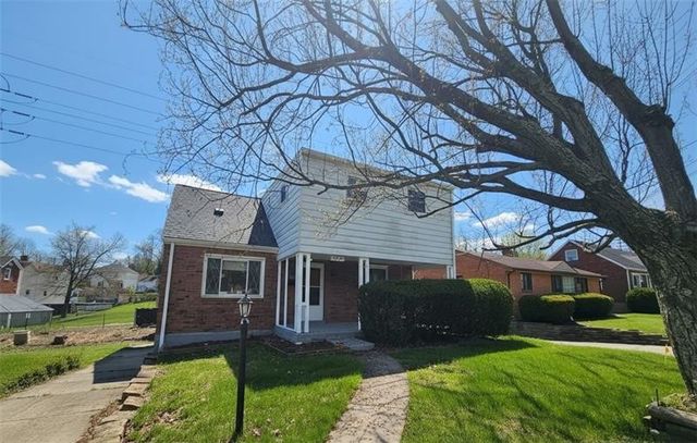 1034 Elwell St, Lincoln Place, PA 15207