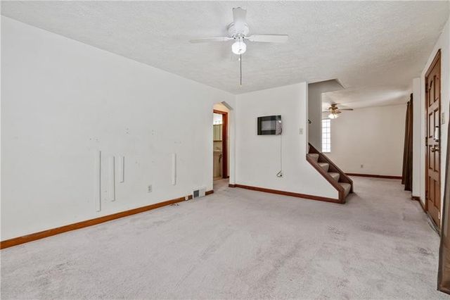 1034 Elwell St, Lincoln Place, PA 15207