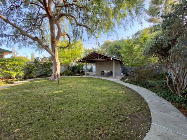 3057 South Court, Palo Alto, CA 94306