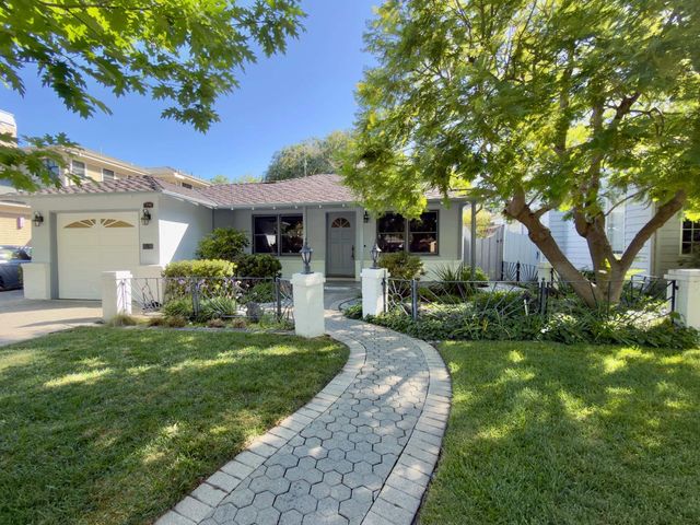 3057 South Court, Palo Alto, CA 94306