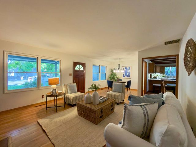 3057 South Court, Palo Alto, CA 94306