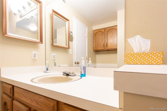 5123 S Iris Way, Littleton, CO 80123