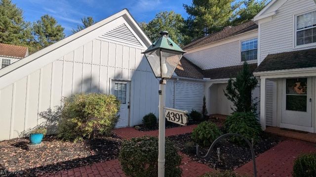 4389 Devonshire Drive, Youngstown, OH 44512