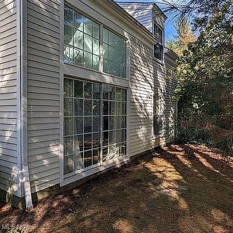 4389 Devonshire Drive, Youngstown, OH 44512