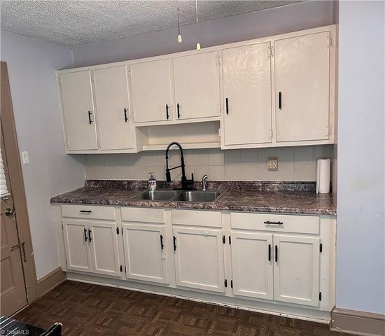 516 Rosewood Drive, Lexington, NC 27292
