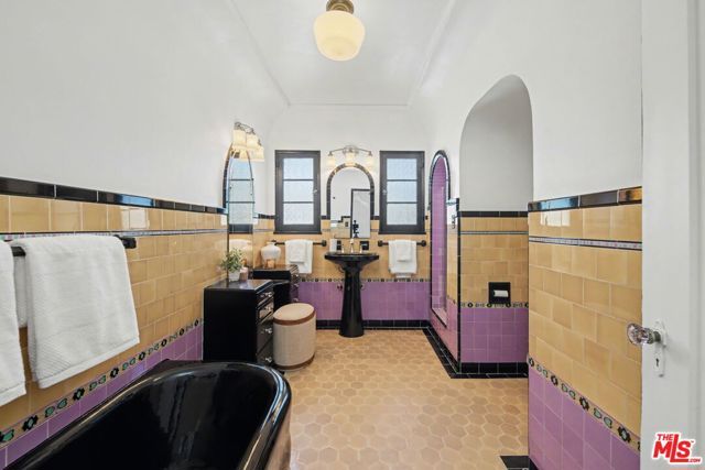 6667 W 5th Street, Los Angeles, CA 90048