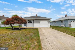 27 HARRINGTON DR S, Toms River, NJ 08757