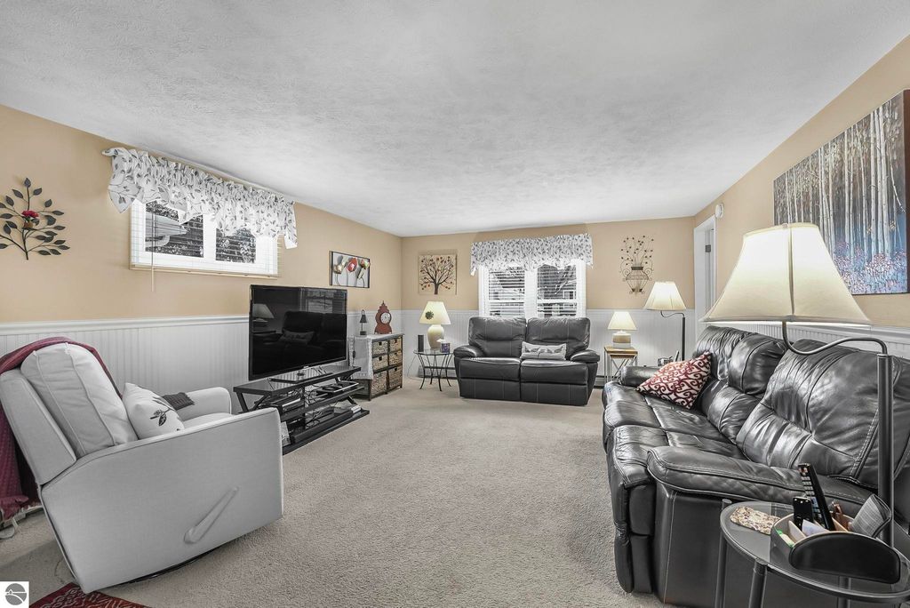 Image 11 of property listing at 1217 Arbutus Court, Traverse City, MI 49686