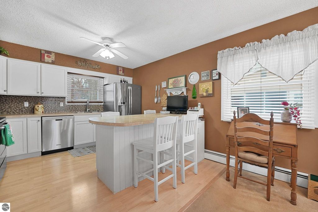 Image 3 of property listing at 1217 Arbutus Court, Traverse City, MI 49686