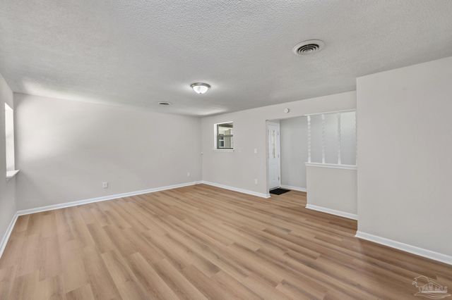 12 Western Dr, Pensacola, FL 32506