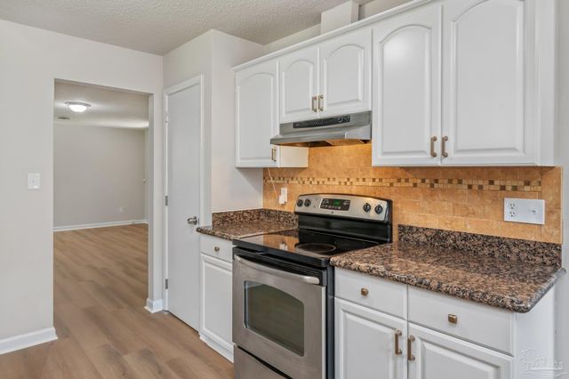 12 Western Dr, Pensacola, FL 32506