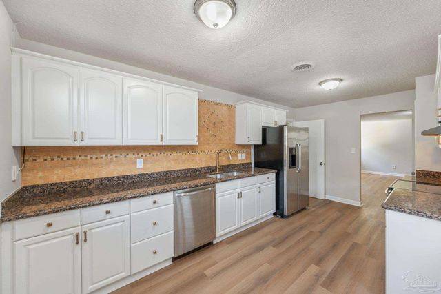 12 Western Dr, Pensacola, FL 32506