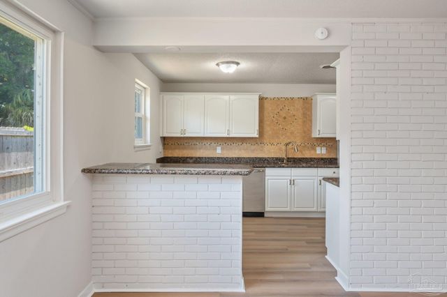 12 Western Dr, Pensacola, FL 32506