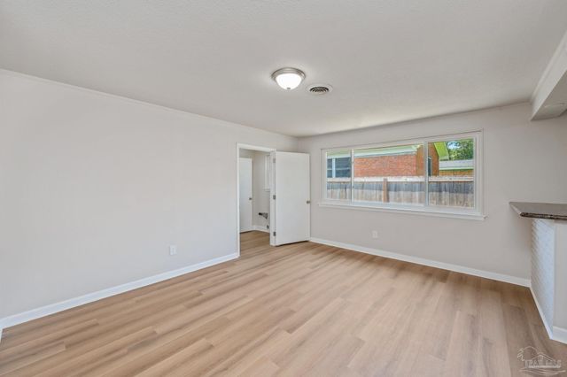12 Western Dr, Pensacola, FL 32506