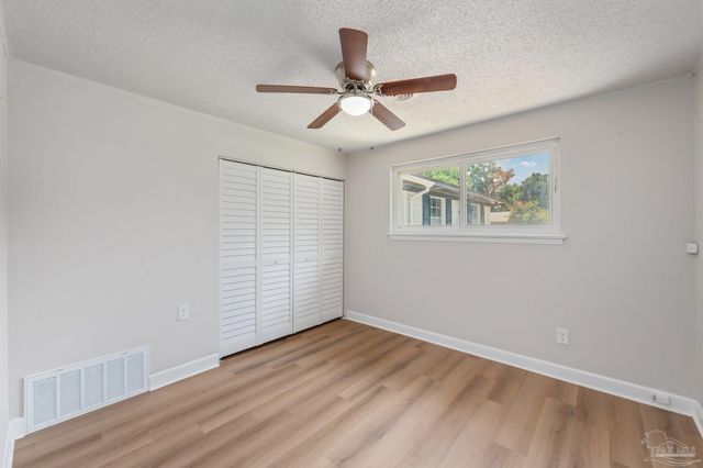 12 Western Dr, Pensacola, FL 32506