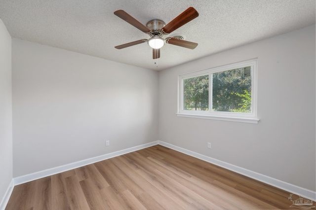 12 Western Dr, Pensacola, FL 32506