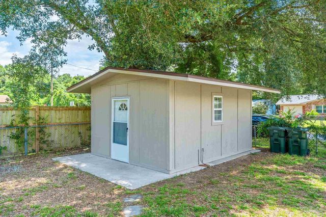 12 Western Dr, Pensacola, FL 32506