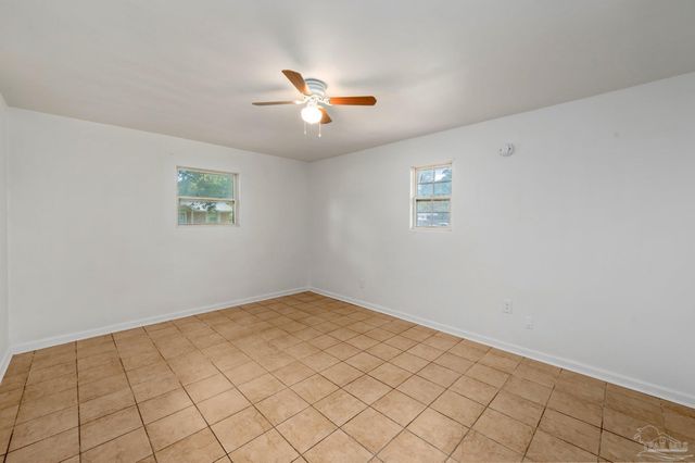 12 Western Dr, Pensacola, FL 32506