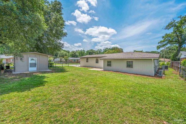 12 Western Dr, Pensacola, FL 32506