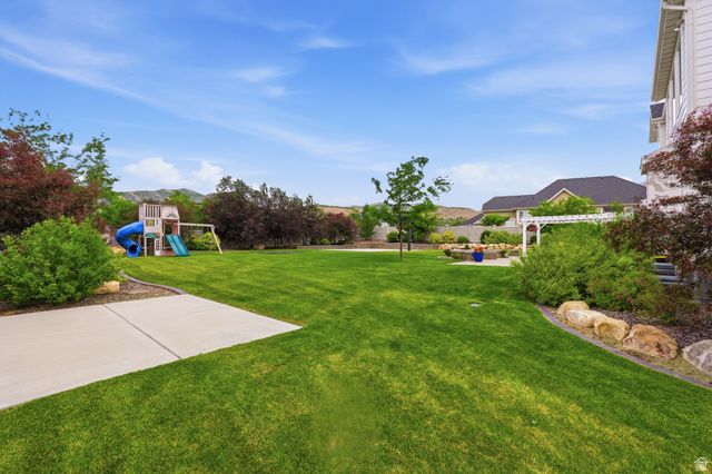 11731 N BROADLEAF HOLLOW LN, Highland, UT 84003