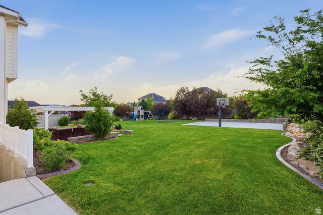 11731 N BROADLEAF HOLLOW LN, Highland, UT 84003