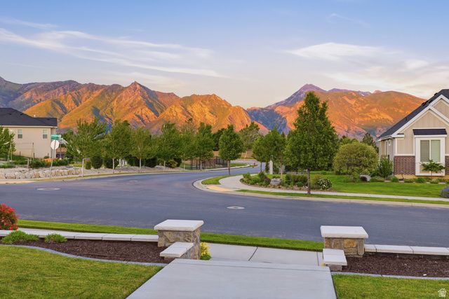 11731 N BROADLEAF HOLLOW LN, Highland, UT 84003