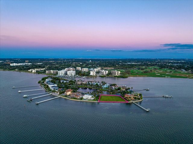 ST ANDREWS DRIVE, Belleair, FL 33756