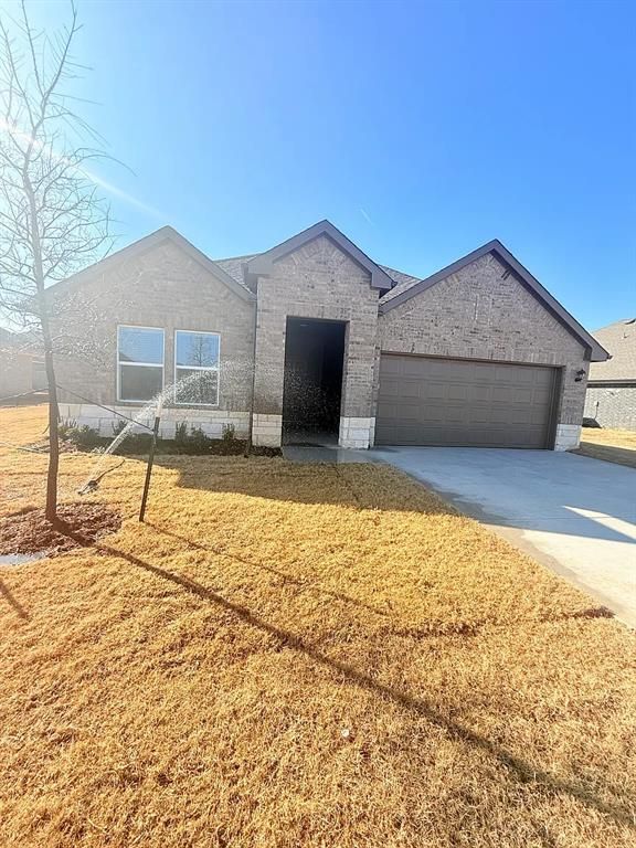 2613 Kathleens Crossing, Yukon, OK 73099