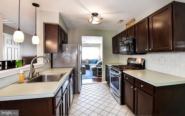 7 GRISTMILL LN, Pine Hill, NJ 08021