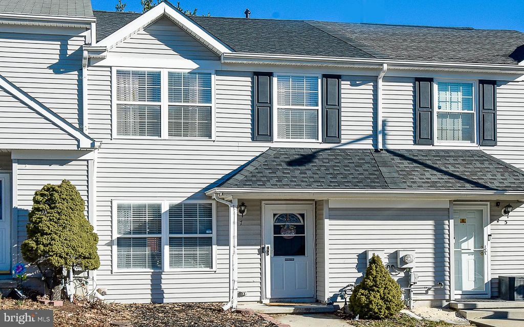 7 GRISTMILL LN, Pine Hill, NJ 08021