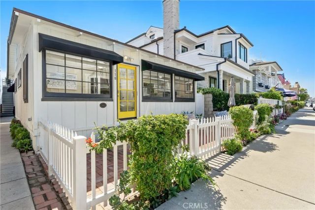 118 Emerald, Newport Beach, CA 92662