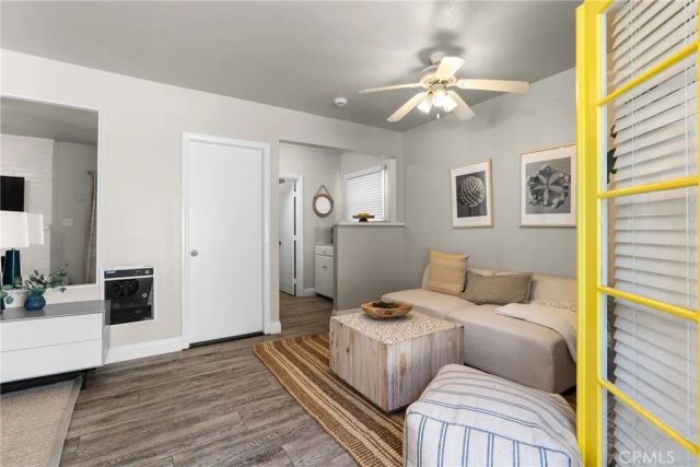 118 Emerald, Newport Beach, CA 92662