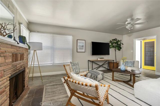118 Emerald, Newport Beach, CA 92662