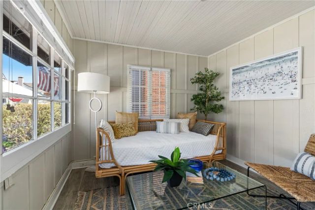 118 Emerald, Newport Beach, CA 92662