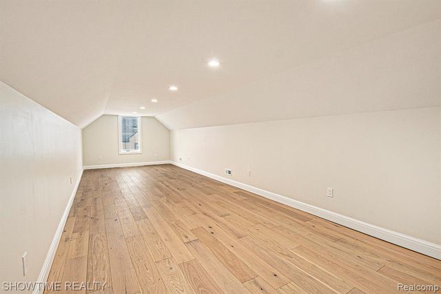 11695 Encore Drive, Utica, MI 48315