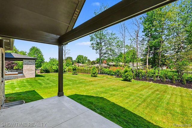 11695 Encore Drive, Utica, MI 48315